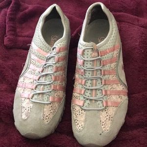 Sketchers slip on sneakers